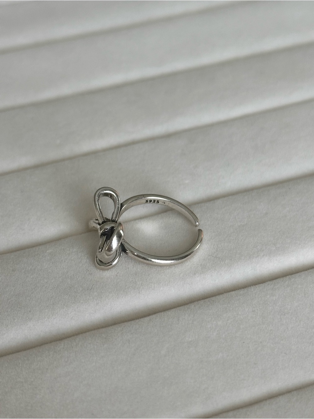 New! 925 Sterling Silver Vintage Bow Ring - Picture 3 of 5